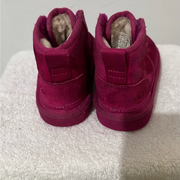 UGG Neumel EZ-Fit Toddler size 8C Boots - Picture 4 of 10